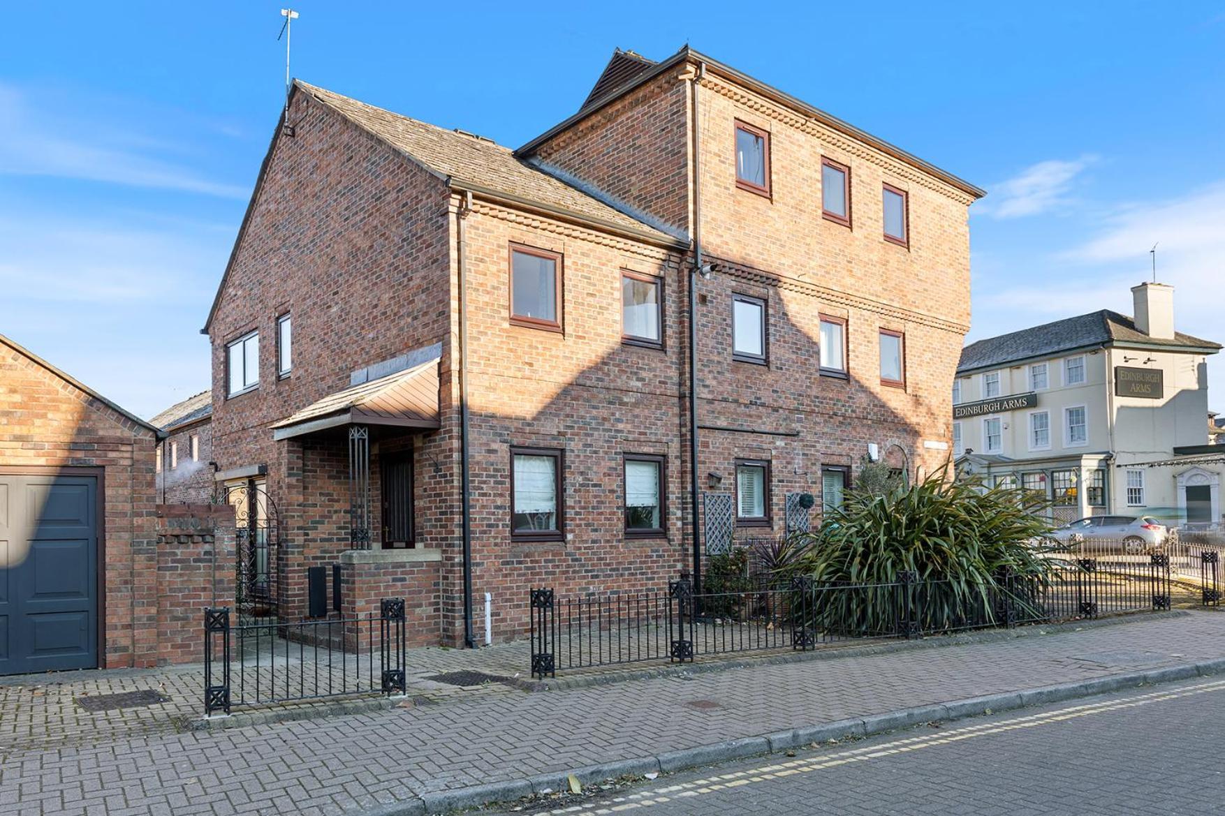 Pass The Keys Central Townhouse With Free Parking York Exterior foto
